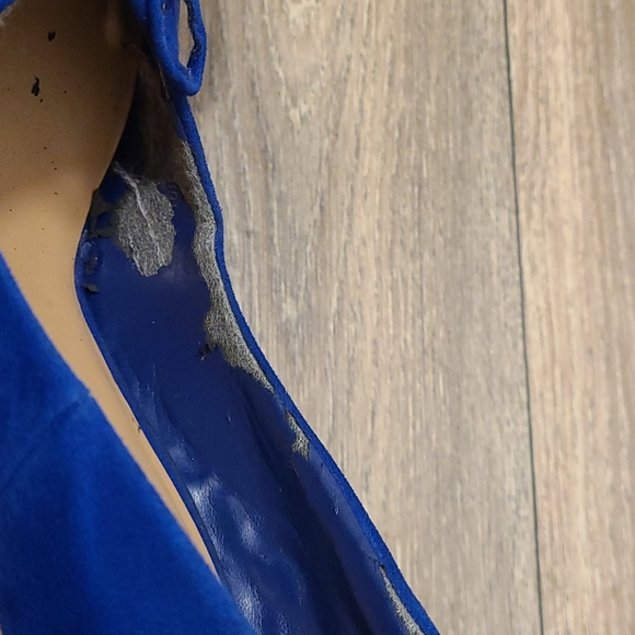 Shoes - Picture 3 of 4